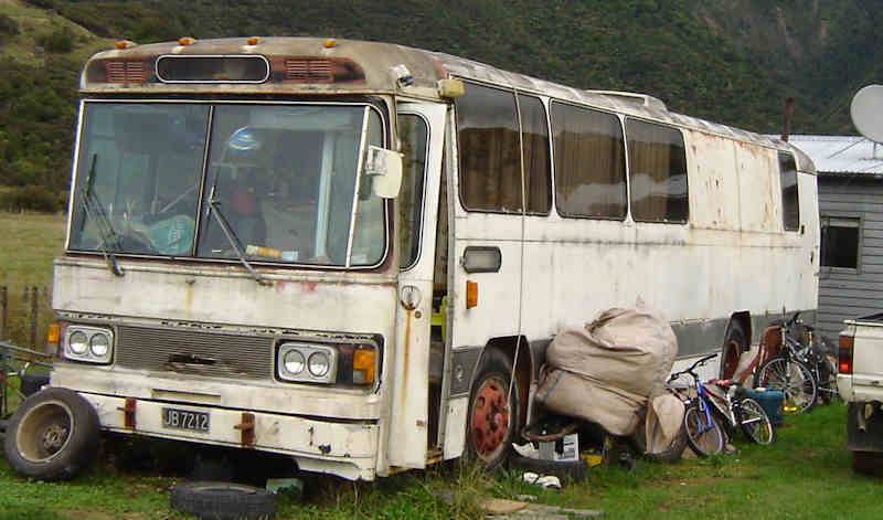 Hino BG100 JB7212