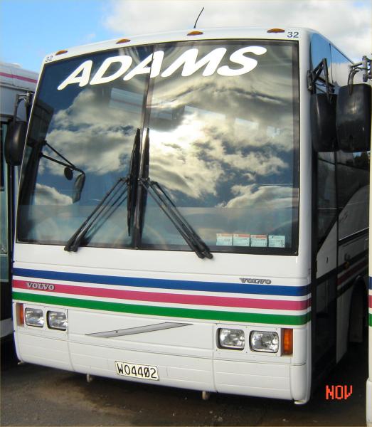 Adams Travelines Volvo B6R #32