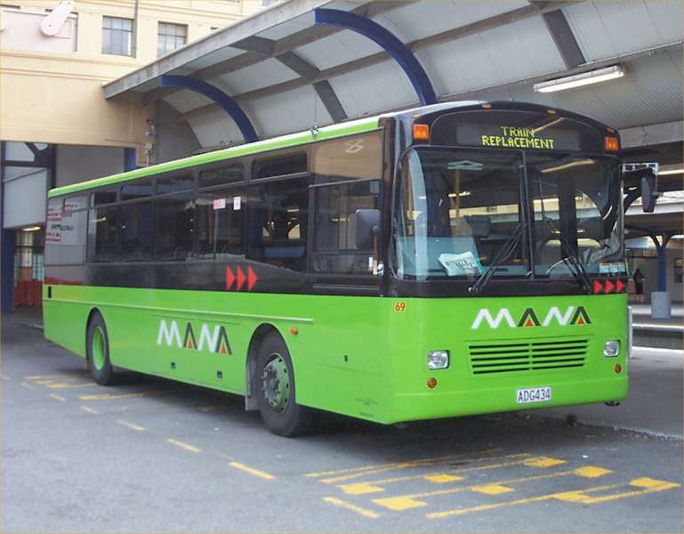 Mana Volvo B10M #69